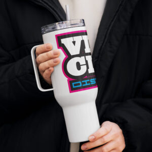 Travel mug with a handle